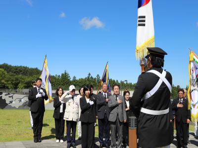 보훈단체협의회[6.25참전자회 제주도지부] 정례참배(25.7.1.) 이미지