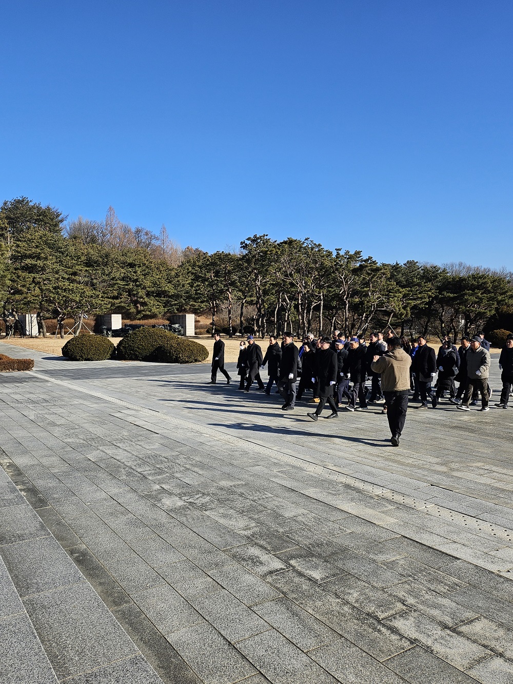 더불어민주당 강북을 한민수 의원 신년 참배