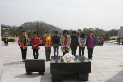 2015.4.9.일성여자중학교 학생 참배 이미지