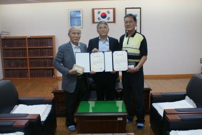 2015년 호국보훈의달을 맞아 대외유공자 표창장 전수 이미지