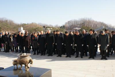2015.1.2.안중현서울청장 및 4.19혁명 3개단체장 참배 이미지
