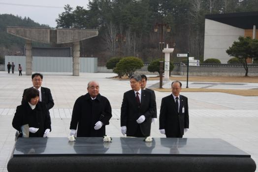 조선대 총장 및 일본 와세다대 전 총장 참배 이미지