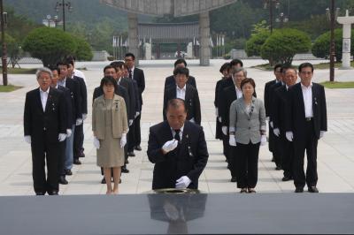 2014.7.1(화) 장휘국 광주광역시 교육감 참배 이미지