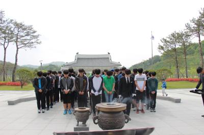 5.2. 진주제일중학교 참배 이미지