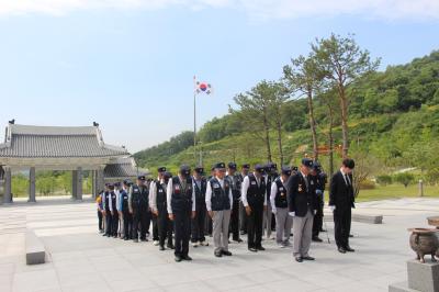 5.27. 대한민국 6?25참전유공자회 창원시지회 참배 입니다. 이미지