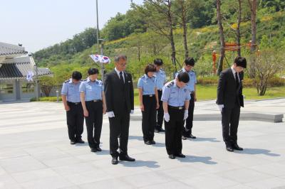 6.3. 경남서부세관 참배 이미지