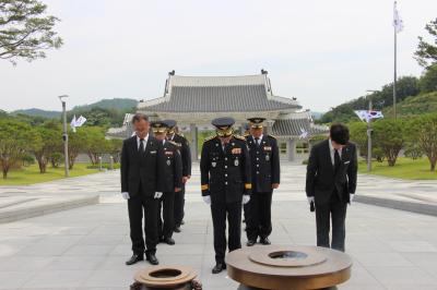 6.3. 산청경찰서 참배 이미지