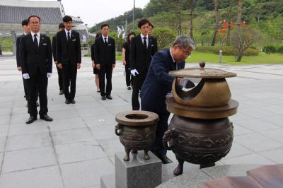 7.1. 국립산청호국원 전직원 정기참배 이미지