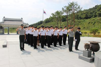 8.28. 경성대 학군단의 국립산청호국원 방문 사진 이미지