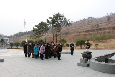 대한민국 전몰군경미망인회 밀양시지회 신년참배 이미지