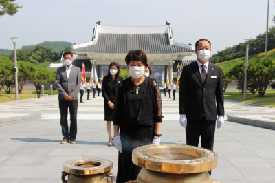 산청교육지원청 교육장 호국 보훈의 달 계기 현충탑 참배 이미지