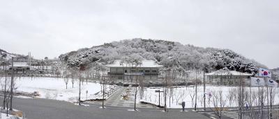 국립산청호국원에서 보기 힘든 광경 이미지