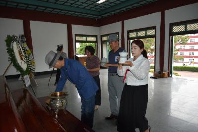 순국선열 유적 애국순례단 헌다 이미지