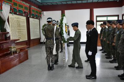 공군 공중 전투사령부 참모장 등 65명 참배 및 봉사활동 이미지