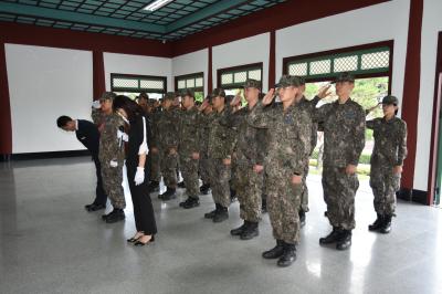 공군 제 11 전투비행단 간부직원 참배 및 봉사활동 이미지