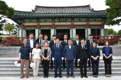 더불어민주당 대구동구을지역위원회 참배 이미지