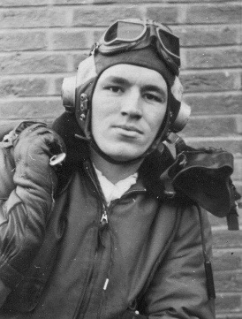 그림입니다. 원본 그림의 이름: 증명사진.jpg 원본 그림의 크기: 가로 274pixel, 세로 361pixel 사진 찍은 날짜: 2017년 11월 22일 오후 10:14 프로그램 이름 : Photos 3.0 색 대표 : sRGB