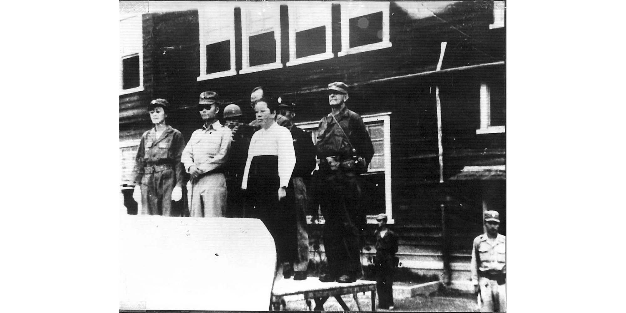 여자의용군 창설식 단상(1950.9.6.) - 이미지 썸네일