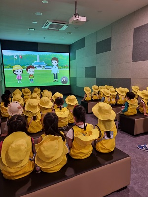 Patriotic Animation Viewing for Kindergarteners image