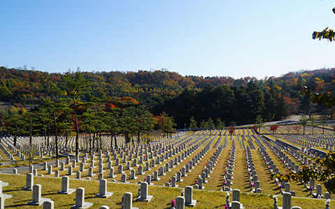 장병묘역 사진 2